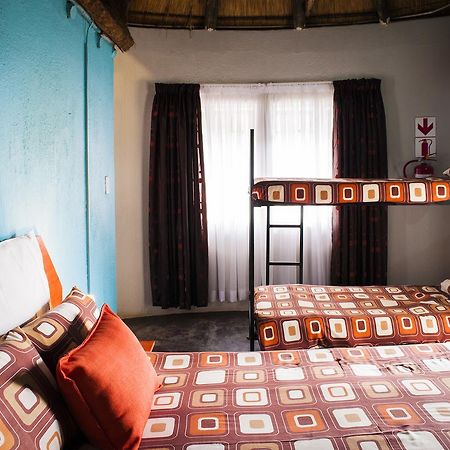 Sheri'S Lodge & Backpackers Граскоп Екстериор снимка