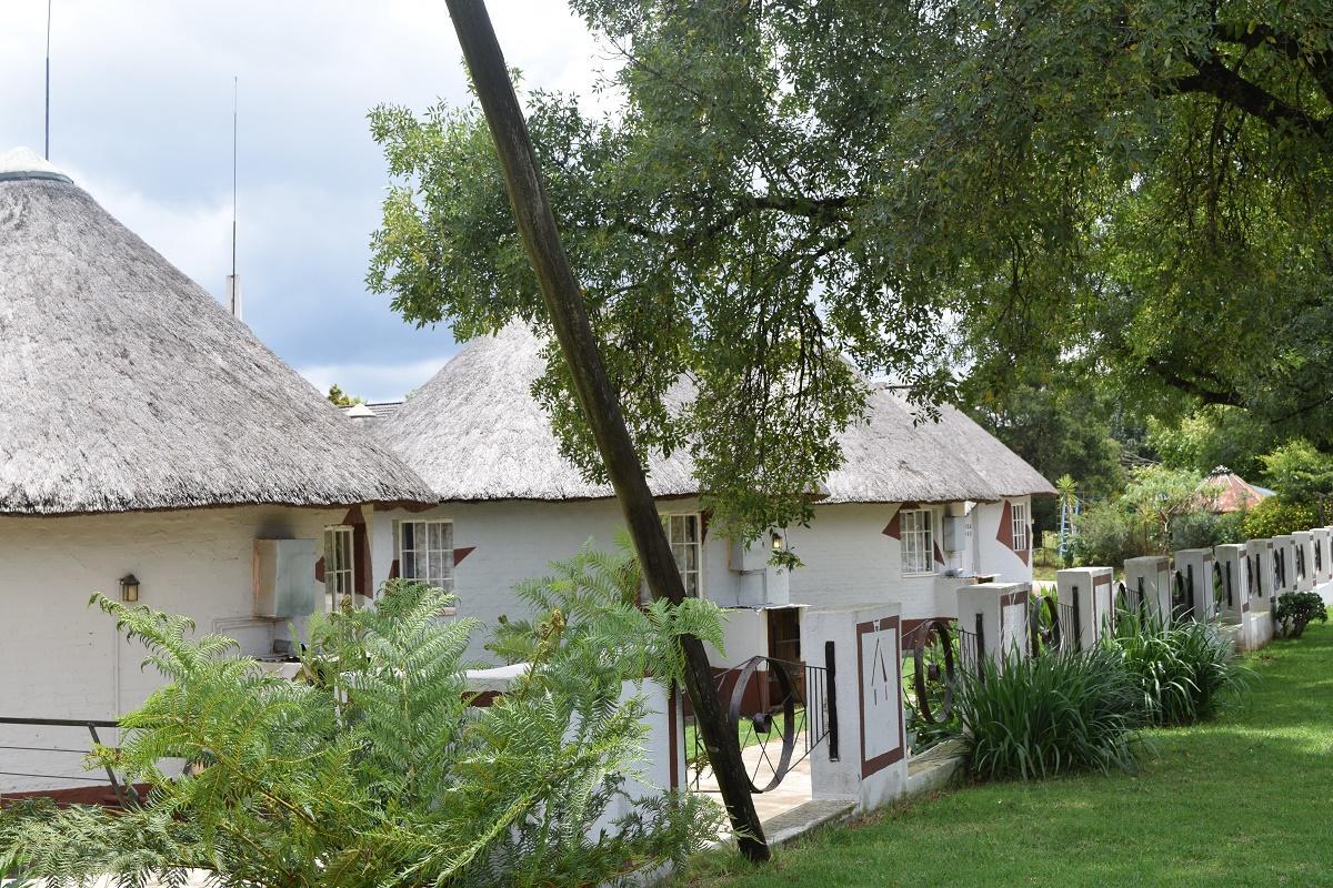 Sheri'S Lodge & Backpackers Граскоп Екстериор снимка