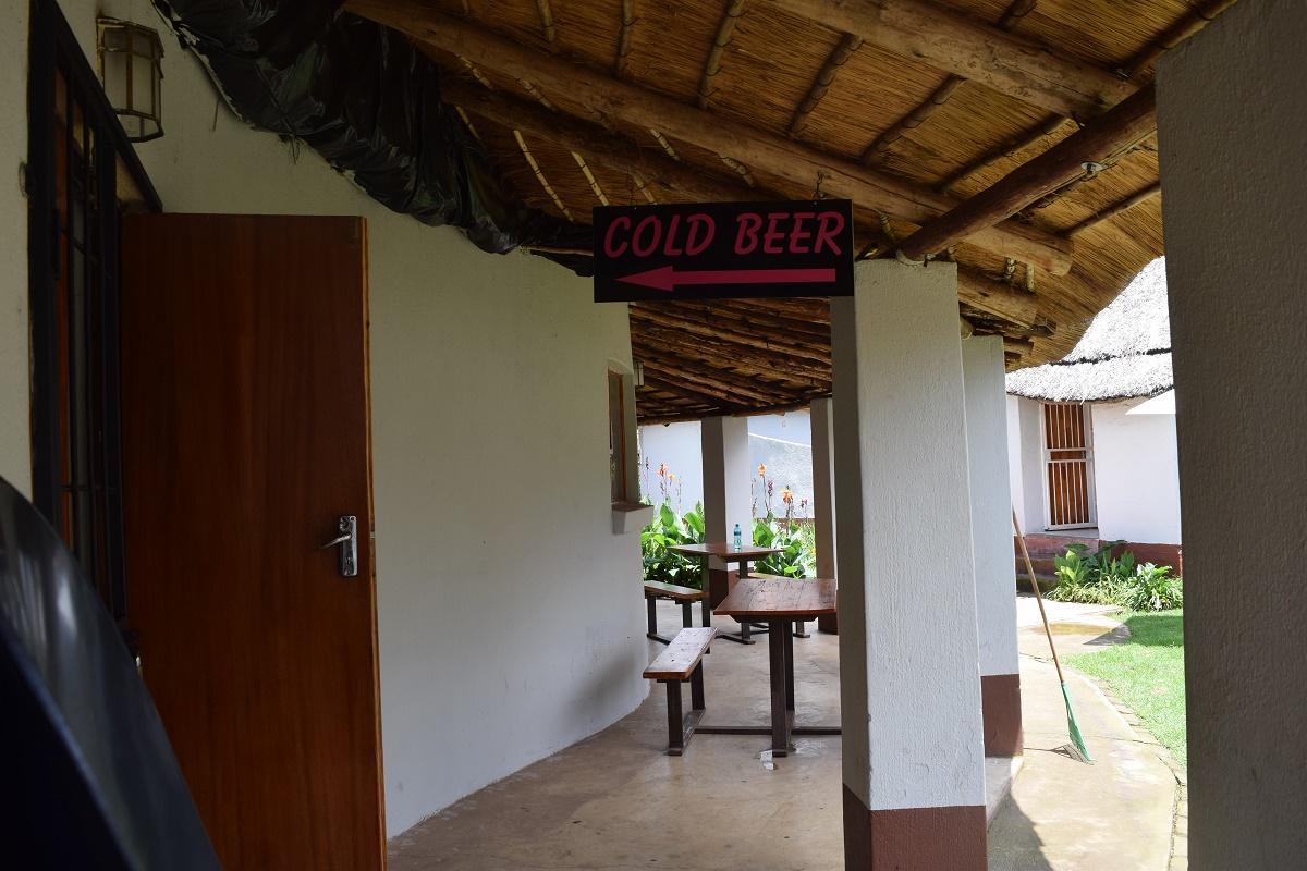 Sheri'S Lodge & Backpackers Граскоп Екстериор снимка